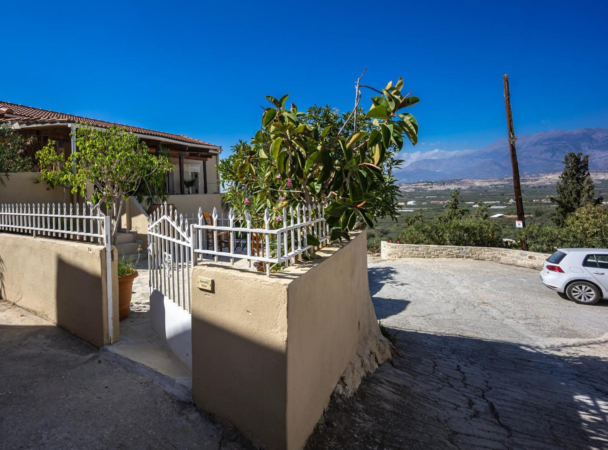 Serenity View - Traditional Village Apartment Kouses Exterior photo