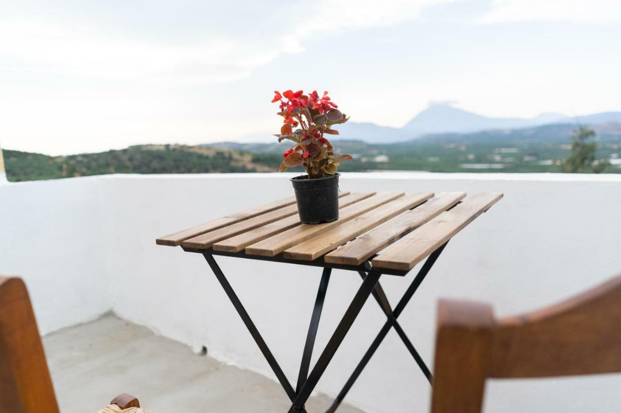 Serenity View - Traditional Village Apartment Kouses Exterior photo